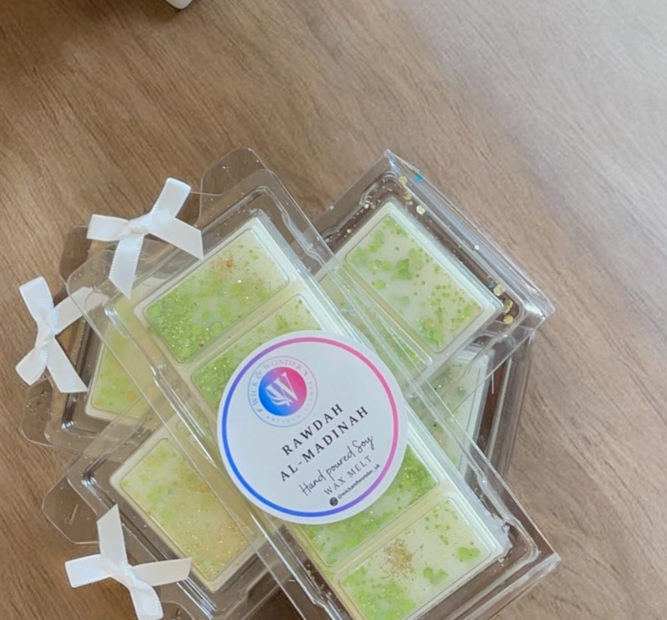 Rawdah Al- Madinah Wax Melt & Crescent Moon Warmer Set